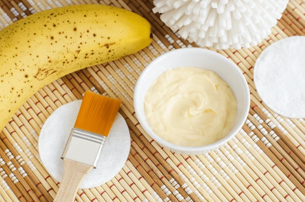 Banana and Yogurt Mask: Nourishment and Brightening