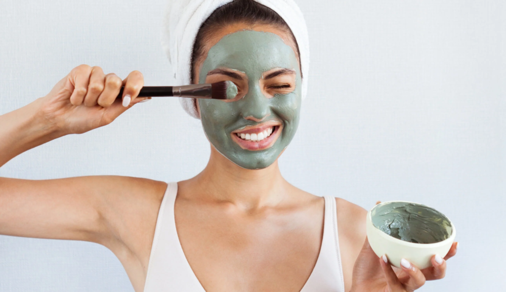 Clay Mask: Detoxification and Pore Cleansing